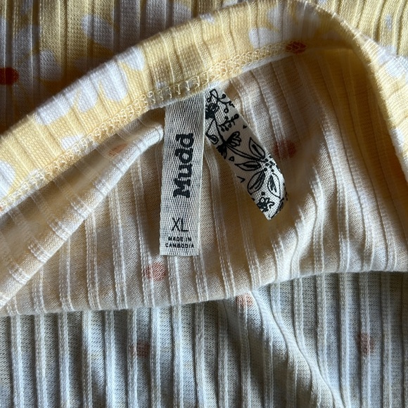 Mudd Backless Tanktop - Picture 3 of 3